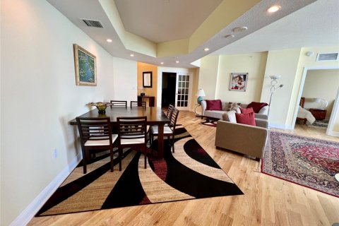 Condo in Hollywood, Florida, 2 bedrooms  № 2173163 - photo 20