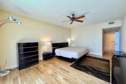 Condo in Hollywood, Florida, 2 bedrooms  № 2173163 - photo 23