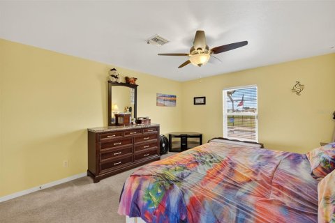 House in Lehigh Acres, Florida 3 bedrooms, 154.78 sq.m. № 1807925 - photo 17