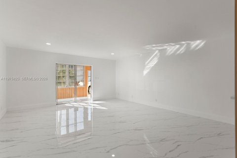 Condo in Lauderhill, Florida, 1 bedroom  № 2052892 - photo 15