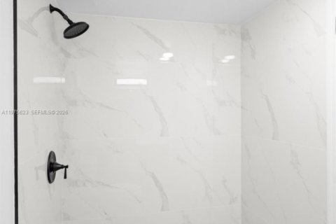 Condo in Lauderhill, Florida, 1 bedroom  № 2052892 - photo 6