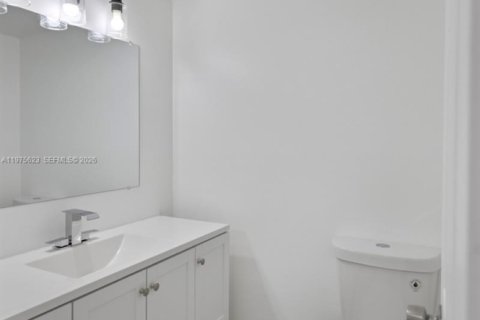 Condo in Lauderhill, Florida, 1 bedroom  № 2052892 - photo 14