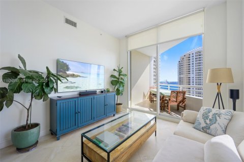 Condo in Miami, Florida, 2 bedrooms  № 1982787 - photo 2