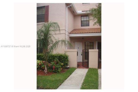 Снять в аренду кондоминиум в Пемброк-Пайнс, Флорида 2 спальни, 111.2м2, № 1933485 - фото 19