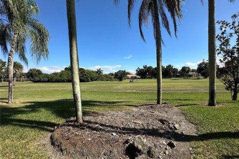 Снять в аренду кондоминиум в Пемброк-Пайнс, Флорида 2 спальни, 111.2м2, № 1933485 - фото 29