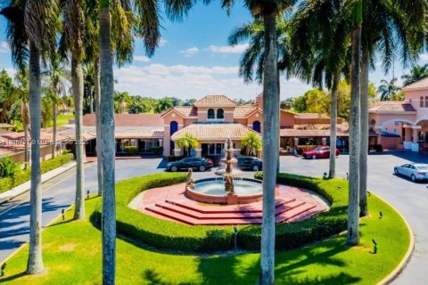 Снять в аренду кондоминиум в Пемброк-Пайнс, Флорида 2 спальни, 111.2м2, № 1933485 - фото 26