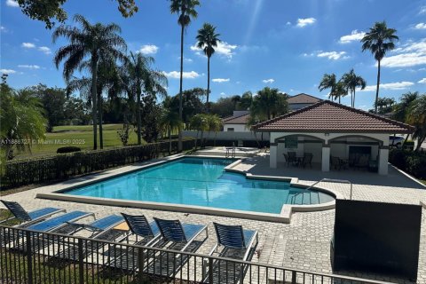 Снять в аренду кондоминиум в Пемброк-Пайнс, Флорида 2 спальни, 111.2м2, № 1933485 - фото 22