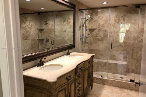 Снять в аренду кондоминиум в Пемброк-Пайнс, Флорида 2 спальни, 111.2м2, № 1933485 - фото 4