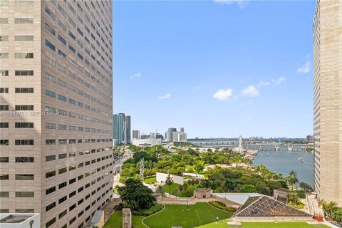 Condominio en venta en Miami, Florida, 1 dormitorio, 78.6 m2 № 2000802 - foto 16