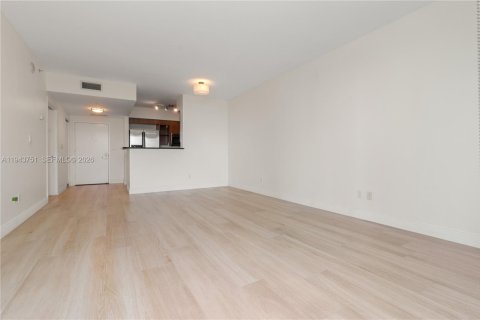 Condominio en venta en Miami, Florida, 1 dormitorio, 78.6 m2 № 2000802 - foto 7