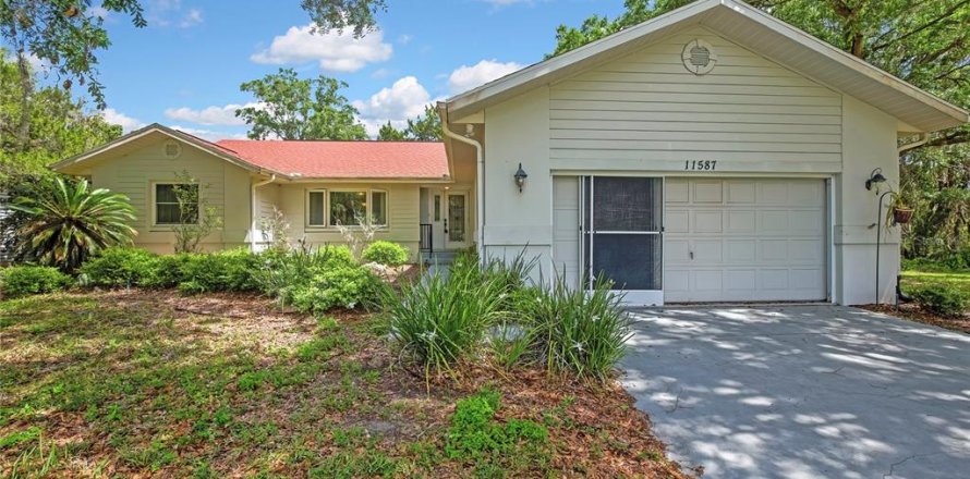Casa en Homosassa, Florida 3 dormitorios, 199.46 m2 № 2195781