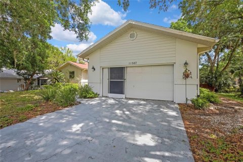 Casa en venta en Homosassa, Florida, 3 dormitorios, 199.46 m2 № 2195781 - foto 2