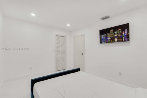 House in Miami Lakes, Florida 3 bedrooms, 170.29 sq.m. № 2392788 - photo 17