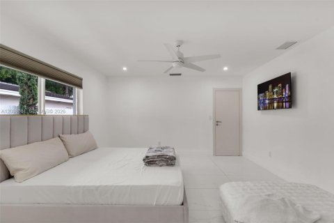 House in Miami Lakes, Florida 3 bedrooms, 170.29 sq.m. № 2392788 - photo 24