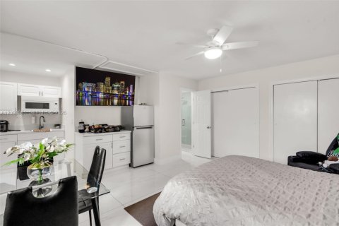 House in Miami Lakes, Florida 3 bedrooms, 170.29 sq.m. № 2392788 - photo 29