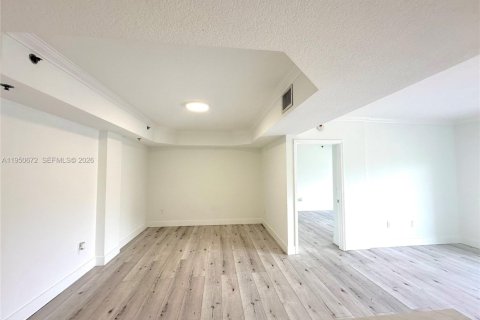 Appartement à louer à Miami, Floride: 3 chambres, 112.23 m2 № 2006977 - photo 2