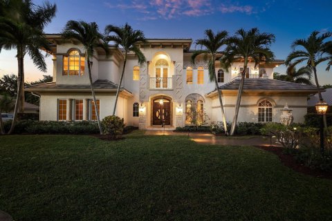 House in Boynton Beach, Florida 5 bedrooms, 512.26 sq.m. № 2185267