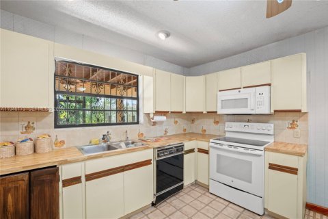 Купить виллу или дом в Майами, Флорида 3 спальни, 202.62м2, № 2005662 - фото 27