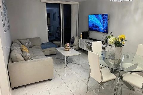Copropriété à vendre à Miami, Floride: 1 chambre, 53.42 m2 № 1821802 - photo 1