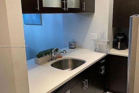 Copropriété à vendre à Miami, Floride: 1 chambre, 53.42 m2 № 1821802 - photo 5
