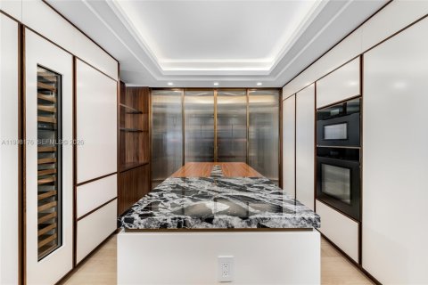 Condominio en venta en Miami Beach, Florida, 3 dormitorios, 331.38 m2 № 2154852 - foto 17