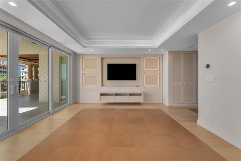 Condominio en venta en Miami Beach, Florida, 3 dormitorios, 331.38 m2 № 2154852 - foto 25