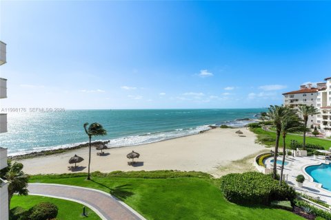 Condominio en venta en Miami Beach, Florida, 3 dormitorios, 331.38 m2 № 2154852 - foto 28