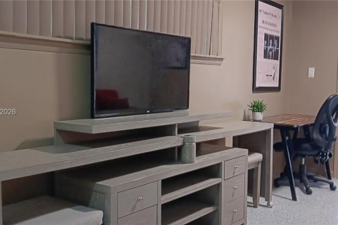 Casa en alquiler en Hollywood, Florida, 1 dormitorio, 109.81 m2 № 2056740 - foto 6