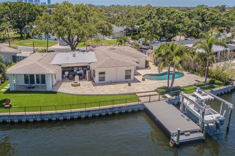 Casa en venta en Saint Petersburg, Florida, 4 dormitorios, 253.34 m2 № 1744591 - foto 2