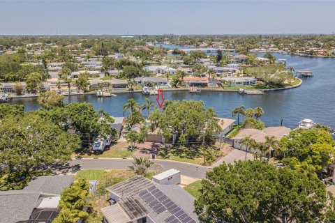 Casa en venta en Saint Petersburg, Florida, 4 dormitorios, 253.34 m2 № 1744591 - foto 9