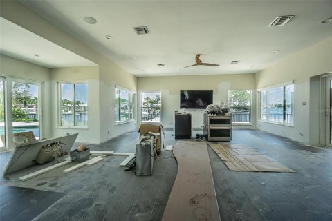 Casa en venta en Saint Petersburg, Florida, 4 dormitorios, 253.34 m2 № 1744591 - foto 17