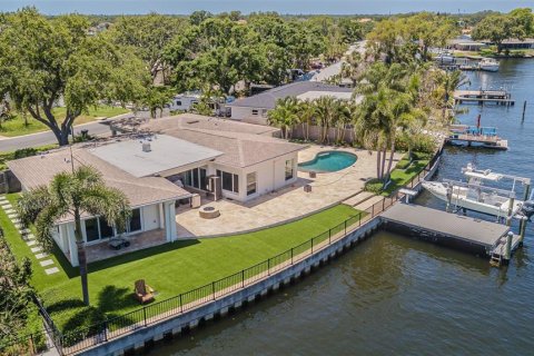 Casa en venta en Saint Petersburg, Florida, 4 dormitorios, 253.34 m2 № 1744591 - foto 1