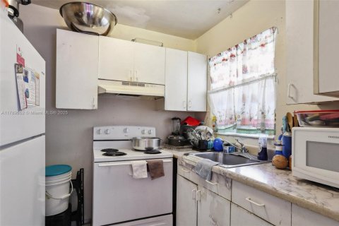 Commercial property in Pompano Beach, Florida 206.15 sq.m. № 1699488 - photo 24