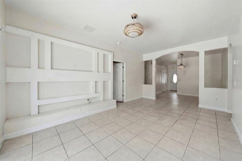 House in Orlando, Florida 4 bedrooms, 126.35 sq.m. № 2210362 - photo 12