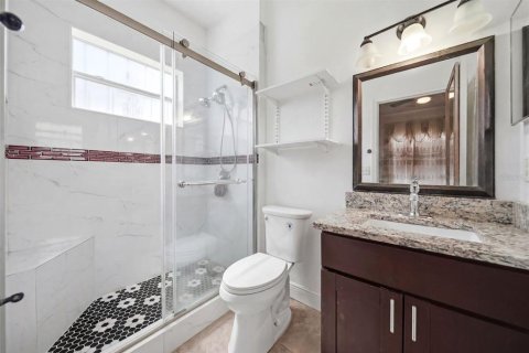 House in Orlando, Florida 4 bedrooms, 126.35 sq.m. № 2210362 - photo 15