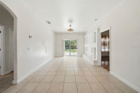 House in Orlando, Florida 4 bedrooms, 126.35 sq.m. № 2210362 - photo 13