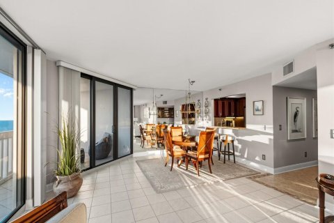 Condominio en venta en Jensen Beach, Florida, 2 dormitorios, 158.21 m2 № 2251589 - foto 10