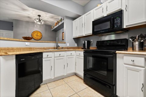 Condo in Orlando, Florida, 2 bedrooms  № 1835379 - photo 11