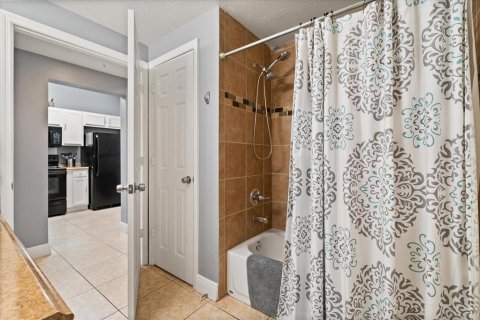 Condo in Orlando, Florida, 2 bedrooms  № 1835379 - photo 21