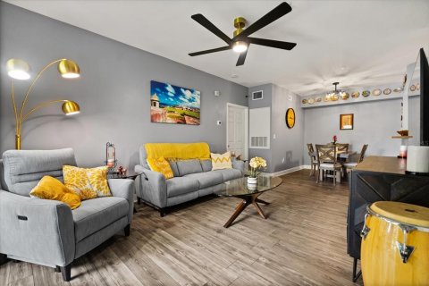 Condo in Orlando, Florida, 2 bedrooms  № 1835379 - photo 6