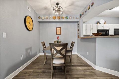 Condo in Orlando, Florida, 2 bedrooms  № 1835379 - photo 9
