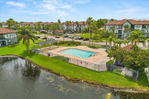 Condo in Orlando, Florida, 2 bedrooms  № 1835379 - photo 28