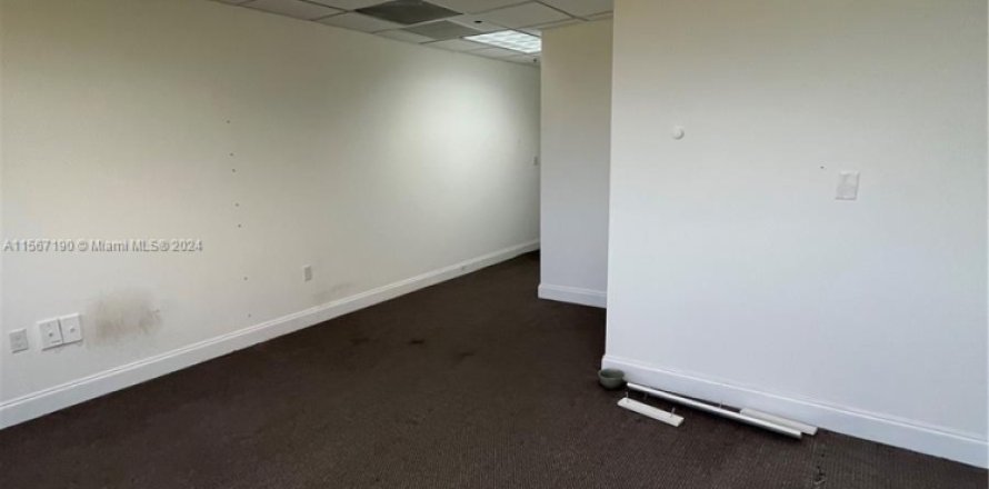 Oficina en Miami, Florida № 1142253