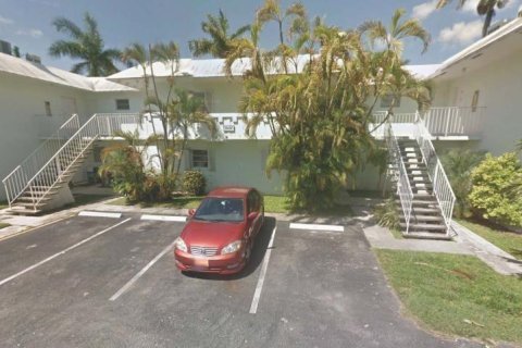 Condo in Miami, Florida, 1 bedroom  № 1922009 - photo 12
