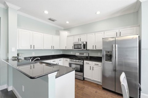 Townhouse in Tampa, Florida 3 bedrooms, 156.08 sq.m. № 2235487 - photo 11