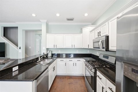 Townhouse in Tampa, Florida 3 bedrooms, 156.08 sq.m. № 2235487 - photo 12