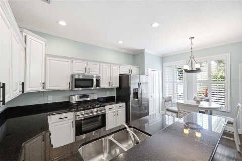 Townhouse in Tampa, Florida 3 bedrooms, 156.08 sq.m. № 2235487 - photo 13