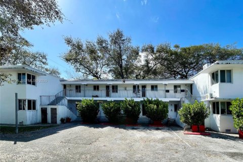 Commercial property in Miami, Florida № 2029763 - photo 7