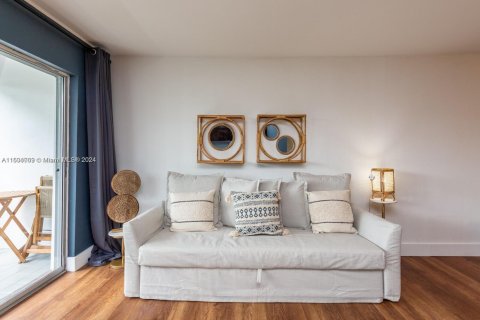 Copropriété à louer à Sunny Isles Beach, Floride: 1 chambre, 96.62 m2 № 1708447 - photo 9