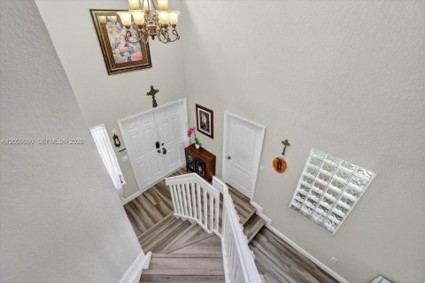 House in Miramar, Florida 3 bedrooms, 163.6 sq.m. № 2072823 - photo 20